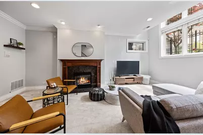 932 W Barry Avenue #1, Chicago, IL 60657 - Photo 27