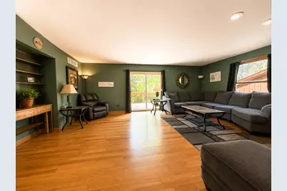 8712 Coral Road, Wonder Lake, IL 60097 - Photo 7