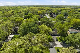 10S324 E Hampshire Ln, Willowbrook, IL 60527 - Photo 39