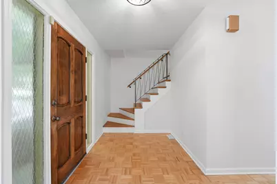 10S324 E Hampshire Lane, Willowbrook, IL 60527 - Photo 3