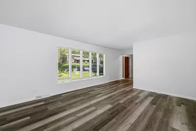 10S324 E Hampshire Lane, Willowbrook, IL 60527 - Photo 7