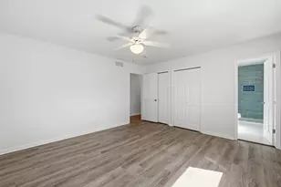 10S324 E Hampshire Ln, Willowbrook, IL 60527 - Photo 19