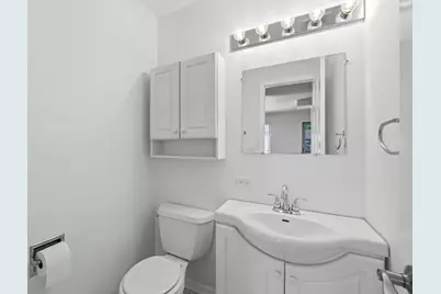 10S324 E Hampshire Lane, Willowbrook, IL 60527 - Photo 13