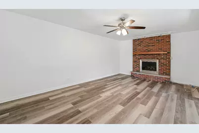 10S324 E Hampshire Lane, Willowbrook, IL 60527 - Photo 15