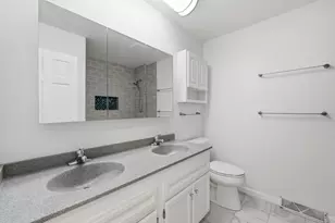 10S324 E Hampshire Ln, Willowbrook, IL 60527 - Photo 27