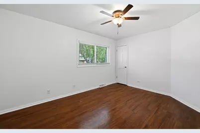 10S324 E Hampshire Lane, Willowbrook, IL 60527 - Photo 21