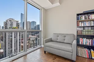 303 W Ohio St, Chicago, IL 60654 - Photo 5