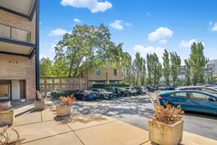 1872 N Clybourn Ave, Chicago, IL 60614 - Photo 23