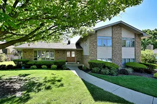 9S631 William Dr, Burr Ridge, IL 60527 - Photo 1