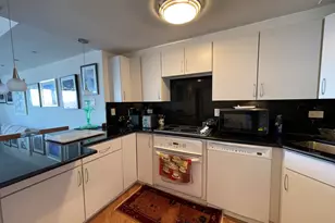 175 E Delaware Pl, Chicago, IL 60611 - Photo 5