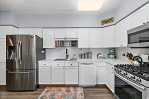 455 W Front St, Wheaton, IL 60187 - Photo 11