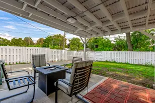 8461 Gross Point Rd, Skokie, IL 60077 - Photo 37