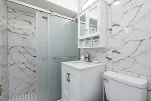 8461 Gross Point Rd, Skokie, IL 60077 - Photo 23