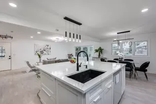 8461 Gross Point Rd, Skokie, IL 60077 - Photo 13