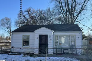 1702 E Cummins Ave, Springfield, IL 62702 - Photo 1