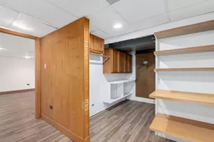 285 E 1st St, Elmhurst, IL 60126 - Photo 15