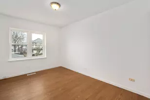 285 E 1st St, Elmhurst, IL 60126 - Photo 11