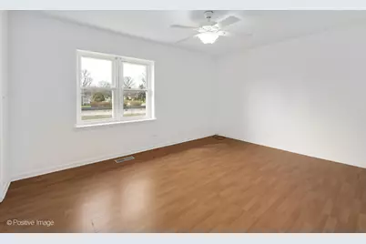 285 E 1st Street, Elmhurst, IL 60126 - Photo 9