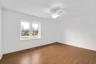 285 E 1st St, Elmhurst, IL 60126 - Photo 9