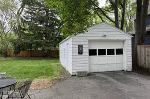 352 S Wright St, Naperville, IL 60540 - Photo 3