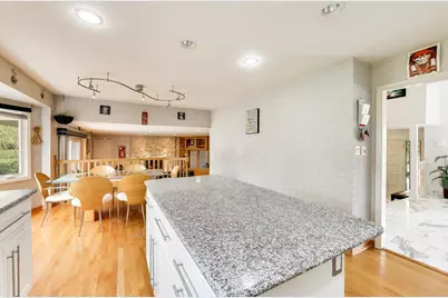 4 Kingsbury Court, Oak Brook, IL 60523 - Photo 11