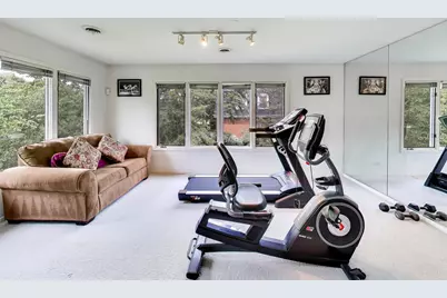 4 Kingsbury Court, Oak Brook, IL 60523 - Photo 23