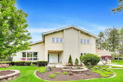 4 Kingsbury Court, Oak Brook, IL 60523 - Photo 1