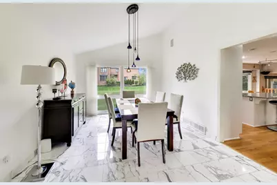 4 Kingsbury Court, Oak Brook, IL 60523 - Photo 7
