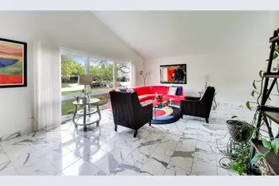 4 Kingsbury Court, Oak Brook, IL 60523 - Photo 5