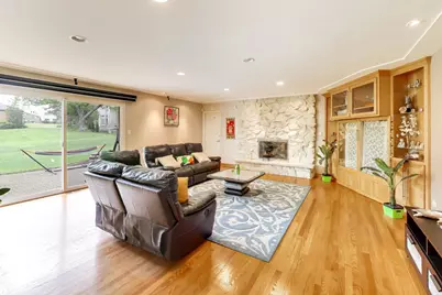 4 Kingsbury Court, Oak Brook, IL 60523 - Photo 13