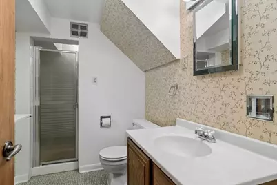 160 Wisconsin Drive, Des Plaines, IL 60016 - Photo 15