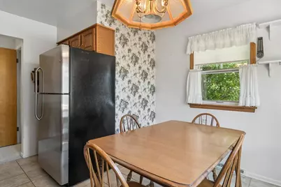 160 Wisconsin Drive, Des Plaines, IL 60016 - Photo 7