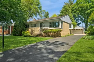 160 Wisconsin Dr, Des Plaines, IL 60016 - Photo 1