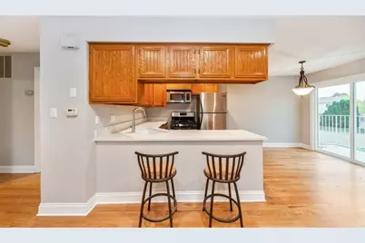 608 Inverrary Lane #608, Deerfield, IL 60015 - Photo 9