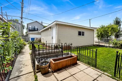2419 W Berenice Avenue, Chicago, IL 60618 - Photo 25