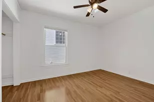 2419 W Berenice Ave, Chicago, IL 60618 - Photo 11