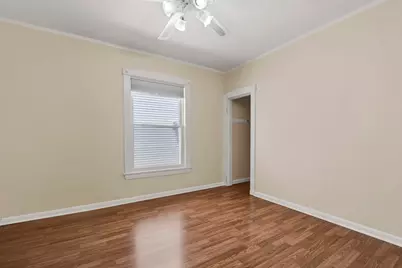 2419 W Berenice Avenue, Chicago, IL 60618 - Photo 9