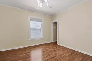 2419 W Berenice Ave, Chicago, IL 60618 - Photo 9