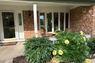 5N521 Carriage Way Dr, Bartlett, IL 60103 - Photo 3