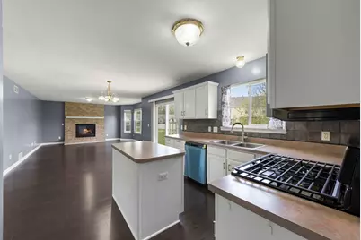 905 Churchill Drive, Plano, IL 60545 - Photo 5