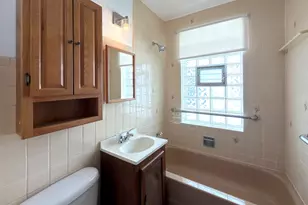 963 E Prairie St, Des Plaines, IL 60016 - Photo 5