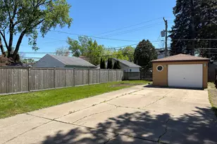 963 E Prairie St, Des Plaines, IL 60016 - Photo 23