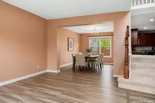 6084 Russell Dr, Hoffman Estates, IL 60192 - Photo 5