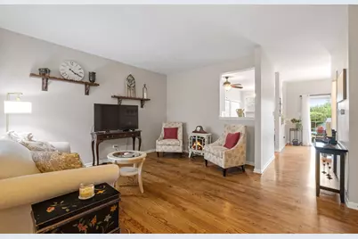 9051 Mansfield Drive, Tinley Park, IL 60487 - Photo 5