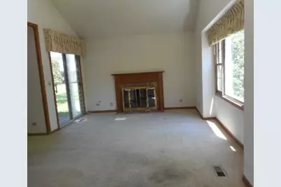 1017 Brentwood Circle, Buffalo Grove, IL 60089 - Photo 7
