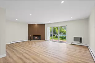 10381 Dearlove Rd, Glenview, IL 60025 - Photo 3