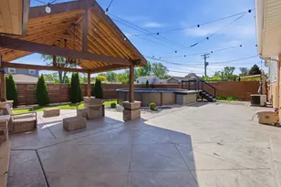 8525 Blueridge Ave, Hickory Hills, IL 60457 - Photo 3
