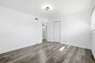 8525 Blueridge Ave, Hickory Hills, IL 60457 - Photo 17
