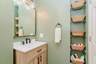 1504 W Pearson St, Chicago, IL 60642 - Photo 13