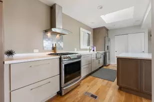 2331 N Elston Ct, Chicago, IL 60614 - Photo 15